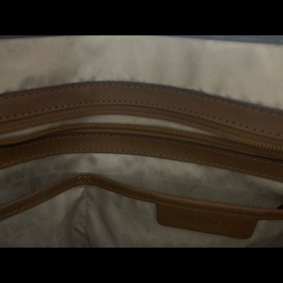 Michael Kors Signature Purse - Picture 7 of 11